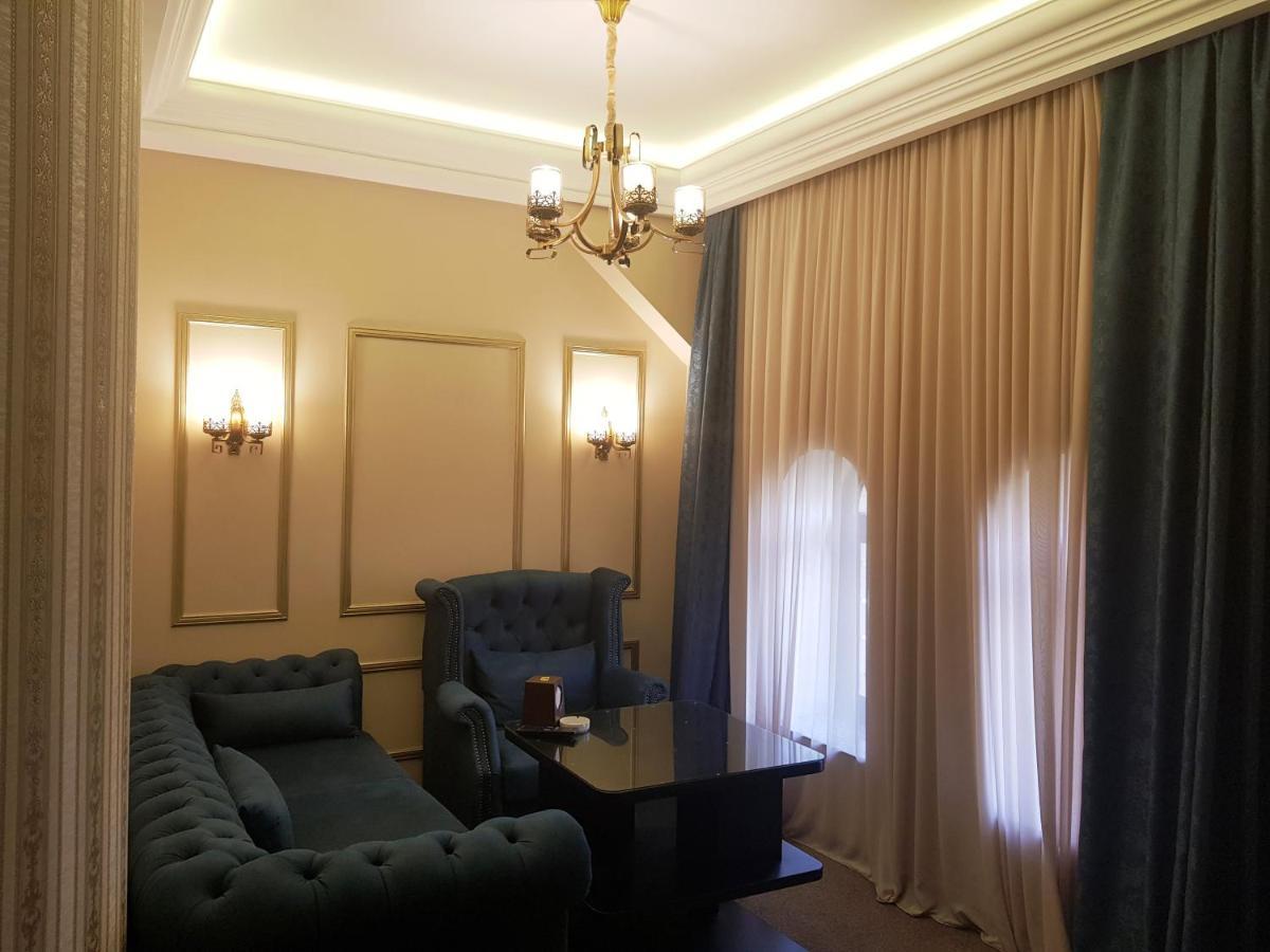 Hotel Roma & Tours Yerevan Exterior photo