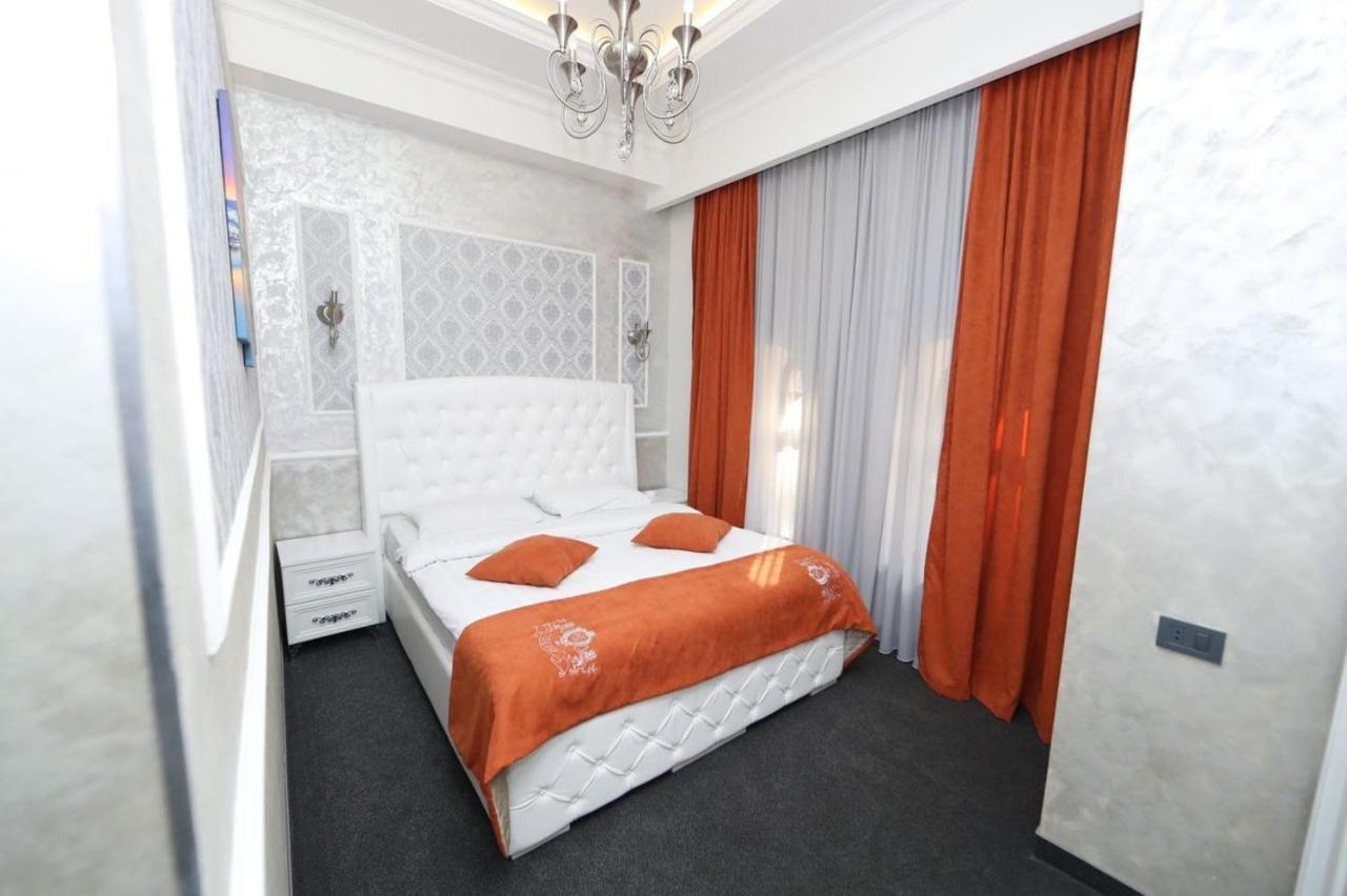 Hotel Roma & Tours Yerevan Exterior photo