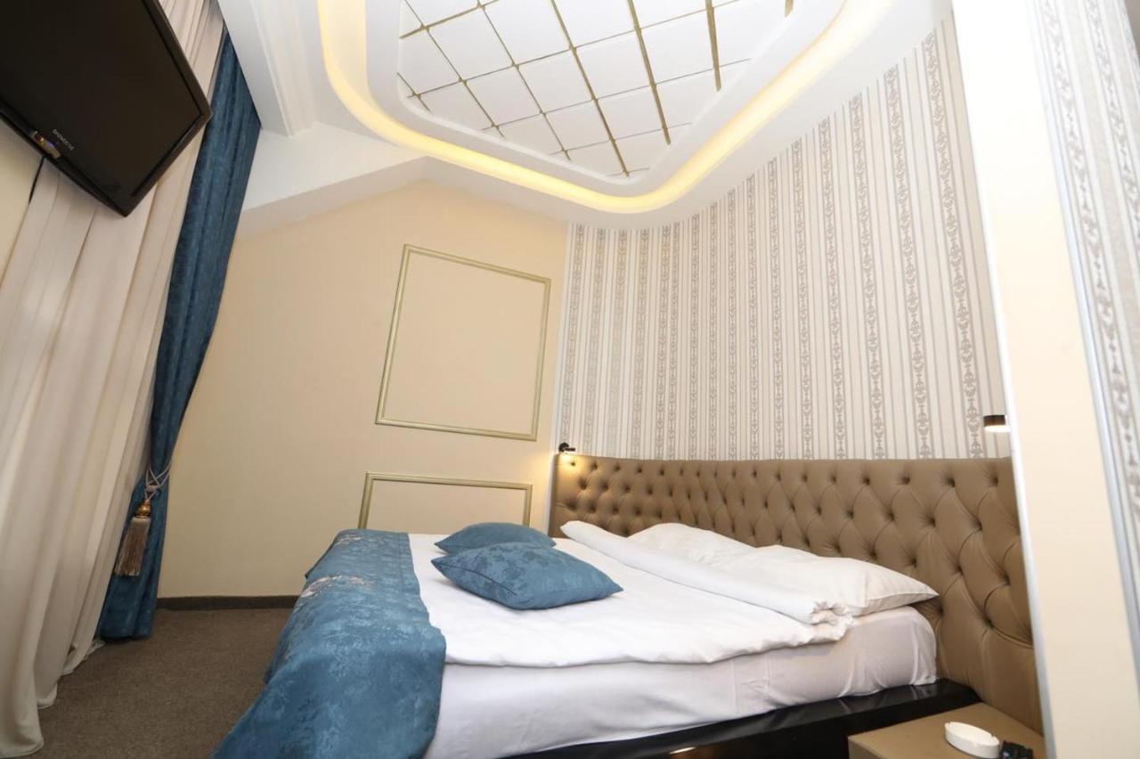 Hotel Roma & Tours Yerevan Exterior photo
