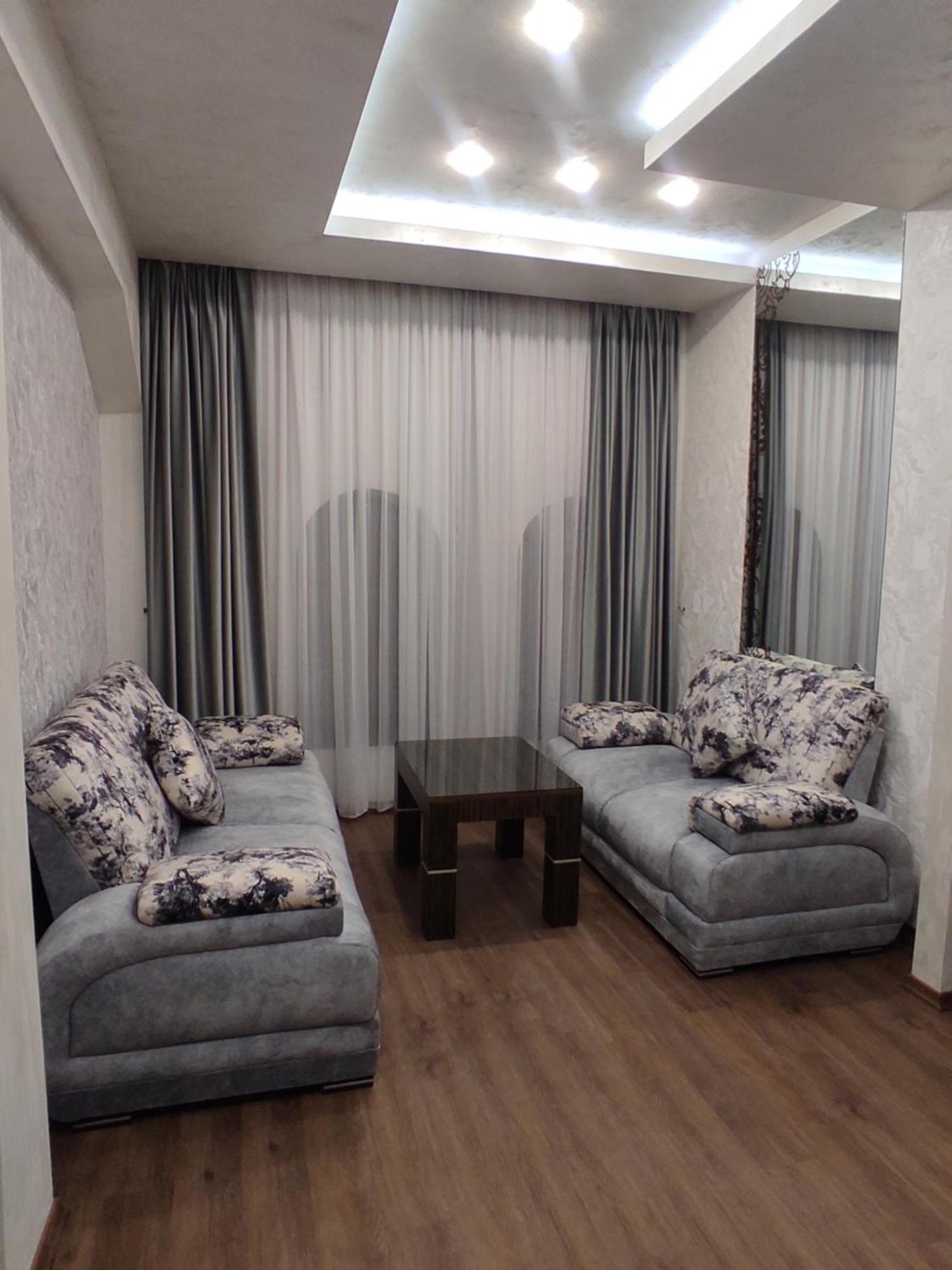Hotel Roma & Tours Yerevan Exterior photo