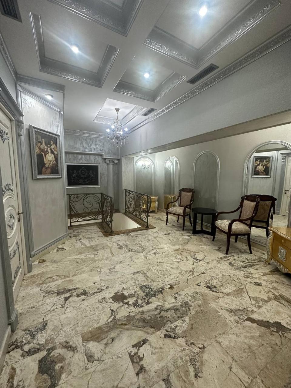 Hotel Roma & Tours Yerevan Exterior photo