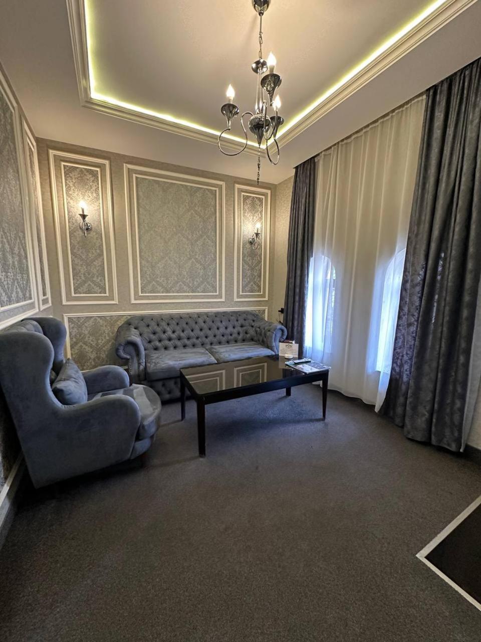 Hotel Roma & Tours Yerevan Exterior photo