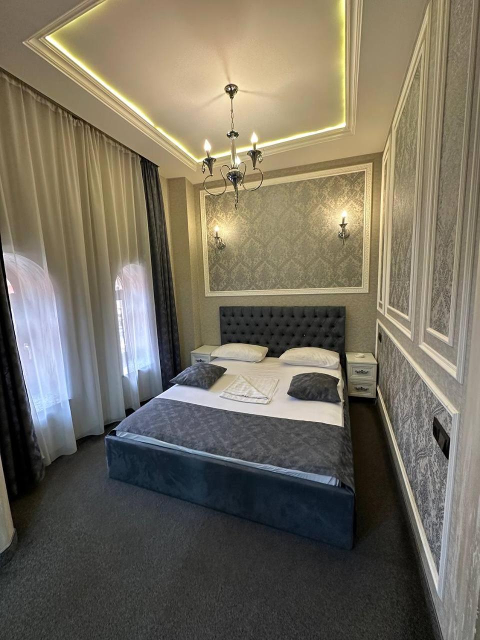 Hotel Roma & Tours Yerevan Exterior photo