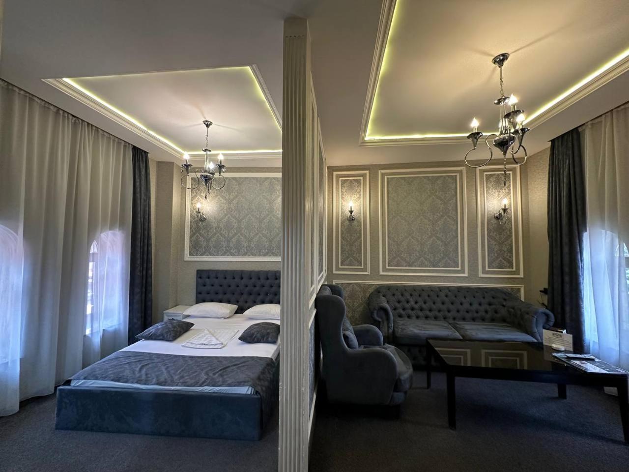 Hotel Roma & Tours Yerevan Exterior photo
