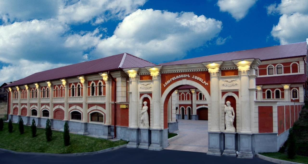 Hotel Roma & Tours Yerevan Exterior photo